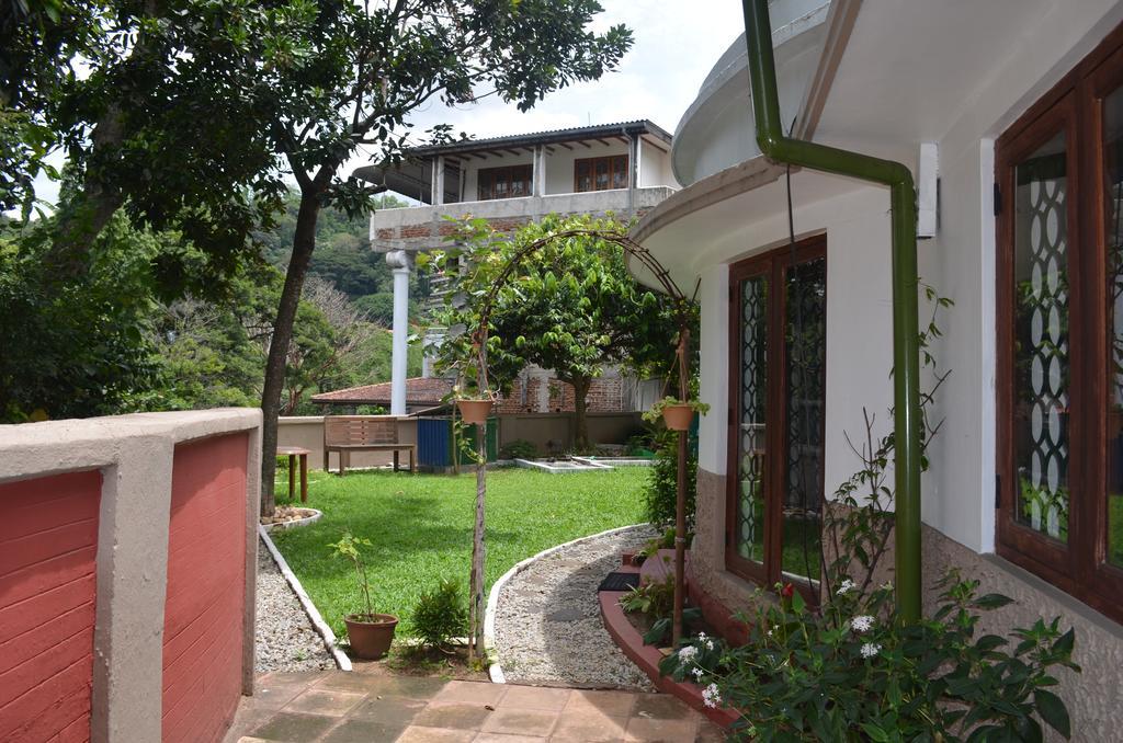 Don'S Lounge & Villa Kandy Kültér fotó