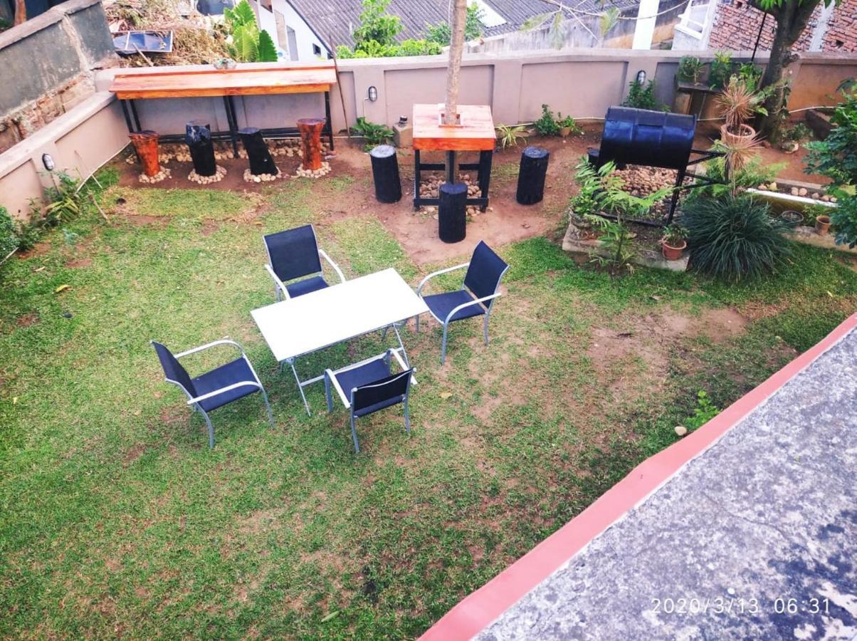 Don'S Lounge & Villa Kandy Kültér fotó