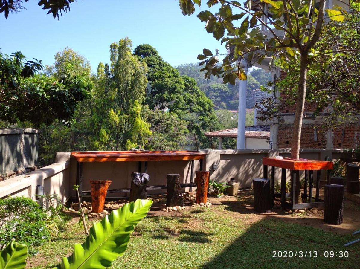 Don'S Lounge & Villa Kandy Kültér fotó